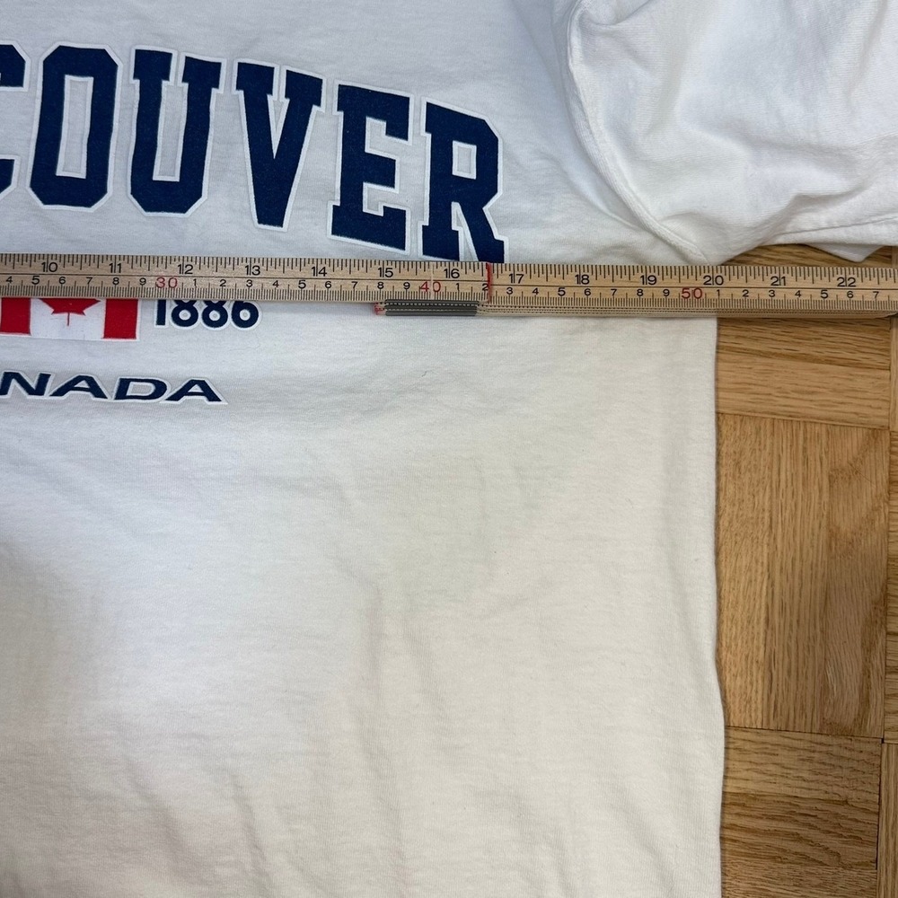 Fruit of the Loom Vancouver Canada Long Sleeve T-Shirt White Large Lofteez Tee - Picture 8 of 9
